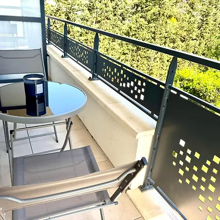 Superbe Neuf- Terrasse- Paris 15 Min- Rer Apartment *