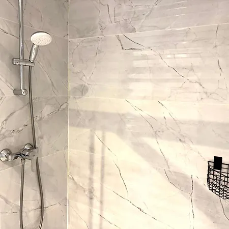 Superbe Neuf- Terrasse- Paris 15 Min- Rer Apartamento Villemomble